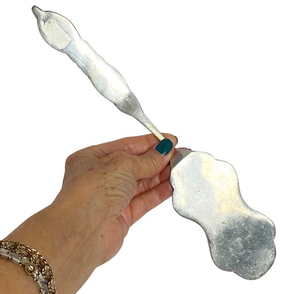 Handcrafted Aluminum Lasagna Knife Server Set With Embossed Floral Design Vtg - Picture 5 of 8